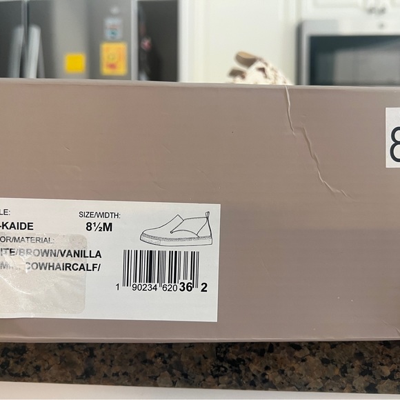 Brand new in original (mis-marked size) box Crown Vintage calf hair slip-ons. - Picture 3 of 5